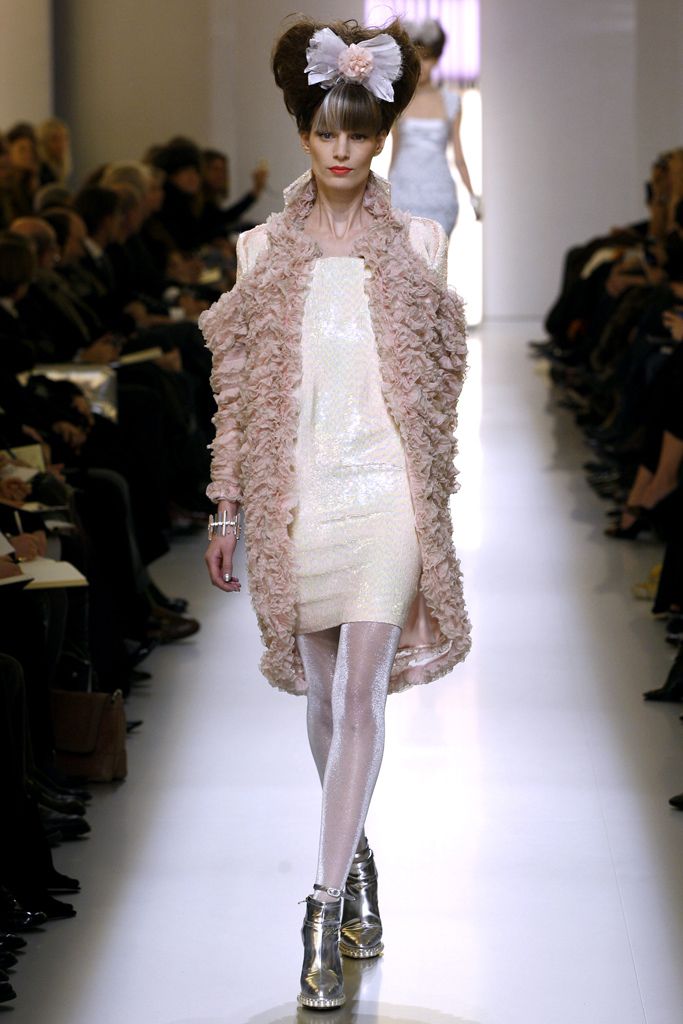 Chanel S/S 10 Couture Look 211