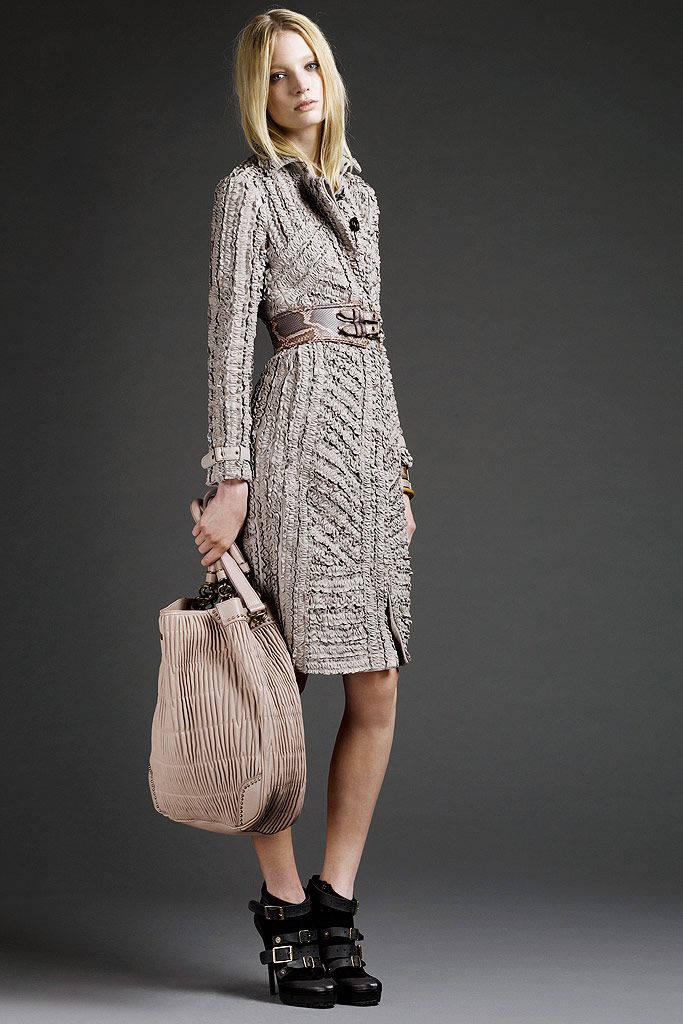 Burberry Resort 11 Look 35