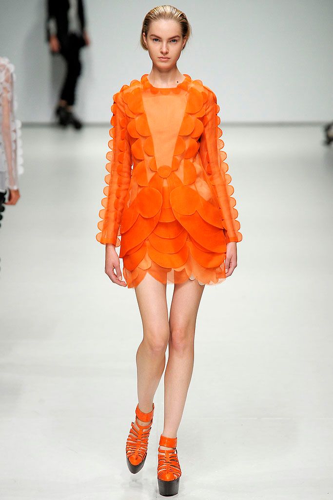 Christopher Kane S/S 09 Look 96