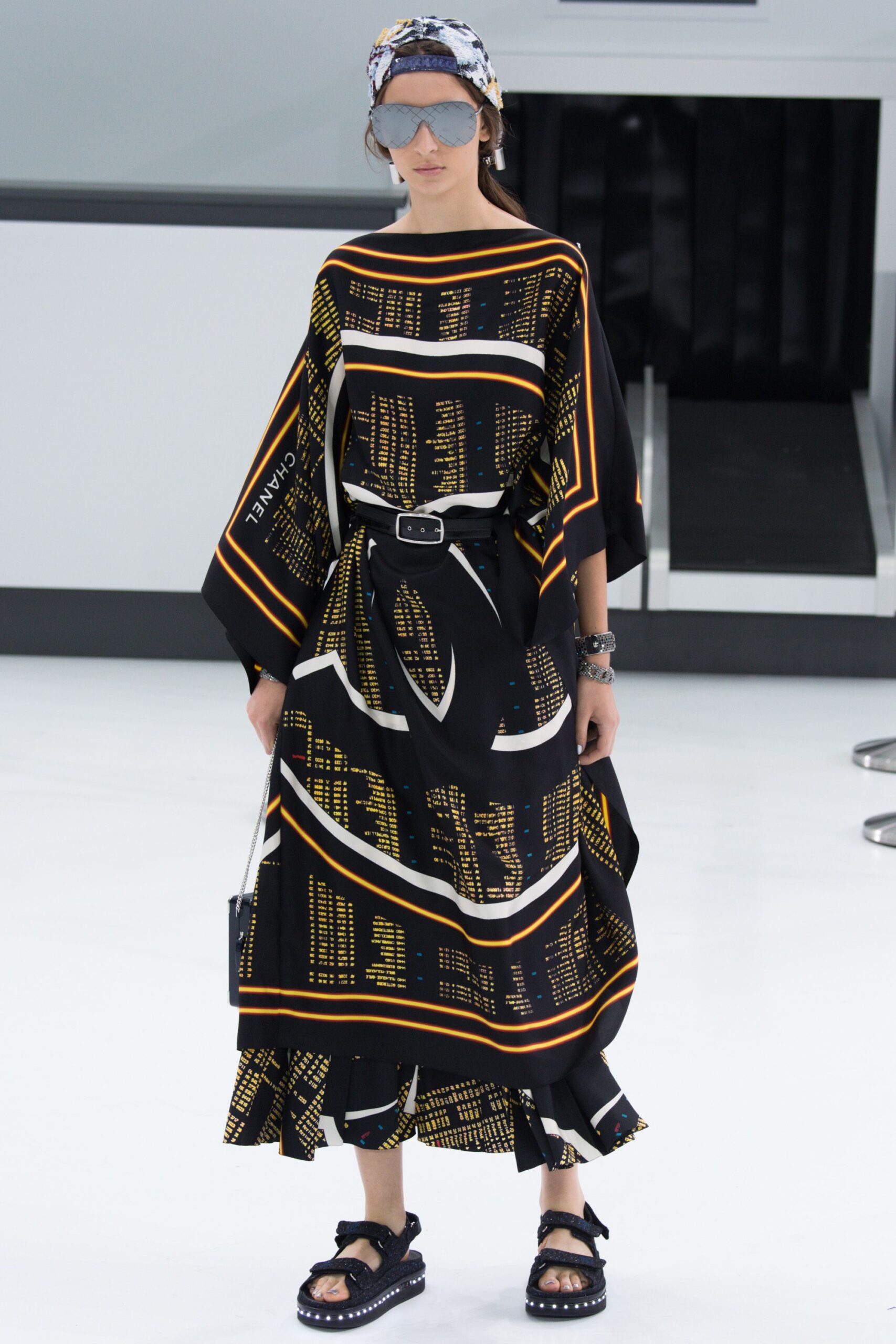 Chanel S/S 16 Look 559