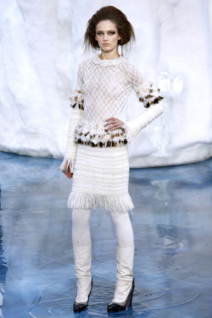 Chanel F/W 10 Look 427