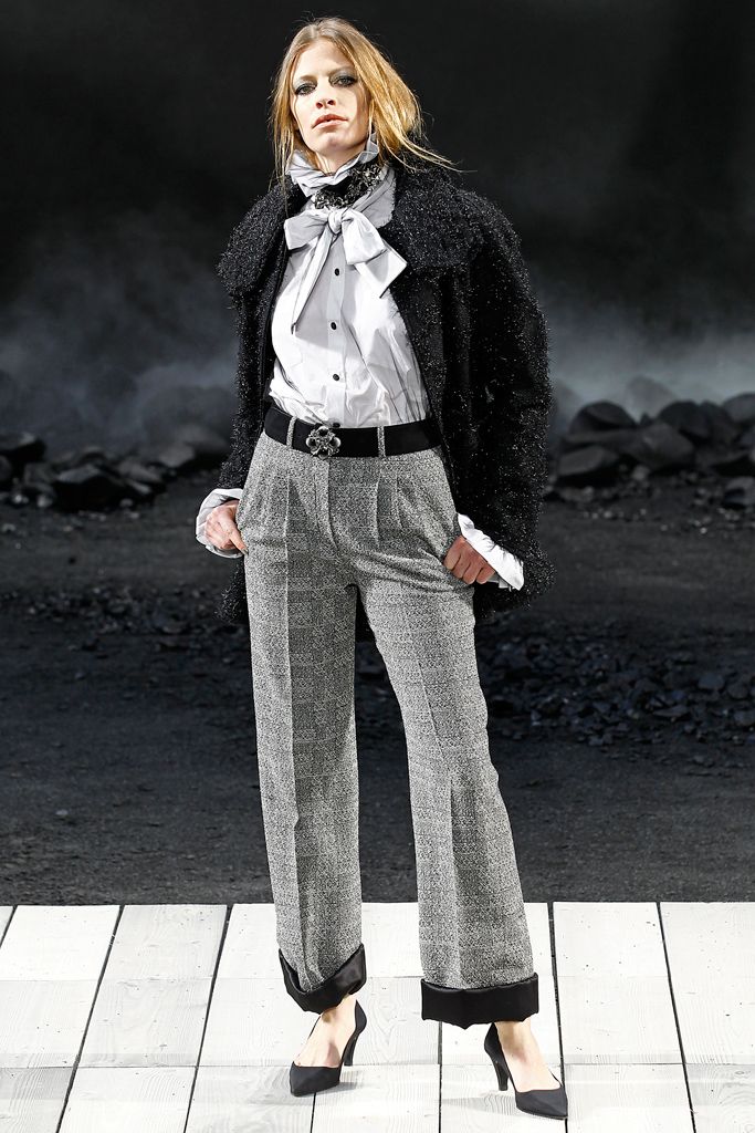 Chanel F/W 11 Look 90