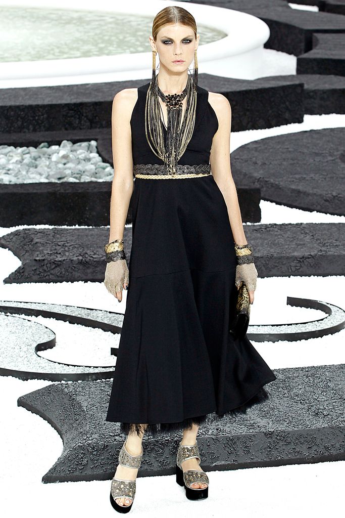Chanel S/S 11 Look 319