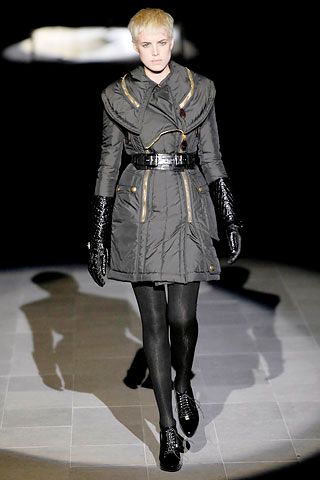 Burberry F/W 07 Look 3