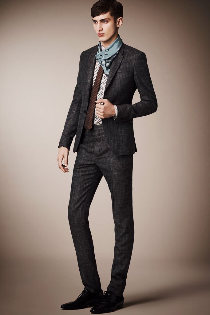 Burberry Resort 13 Look 81