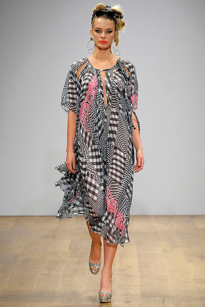 Danielle Scutt S/S 09 Look 4