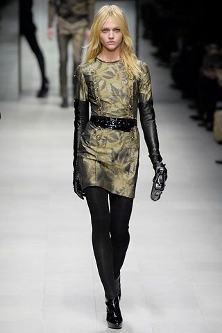 Burberry F/W 07 Look 279