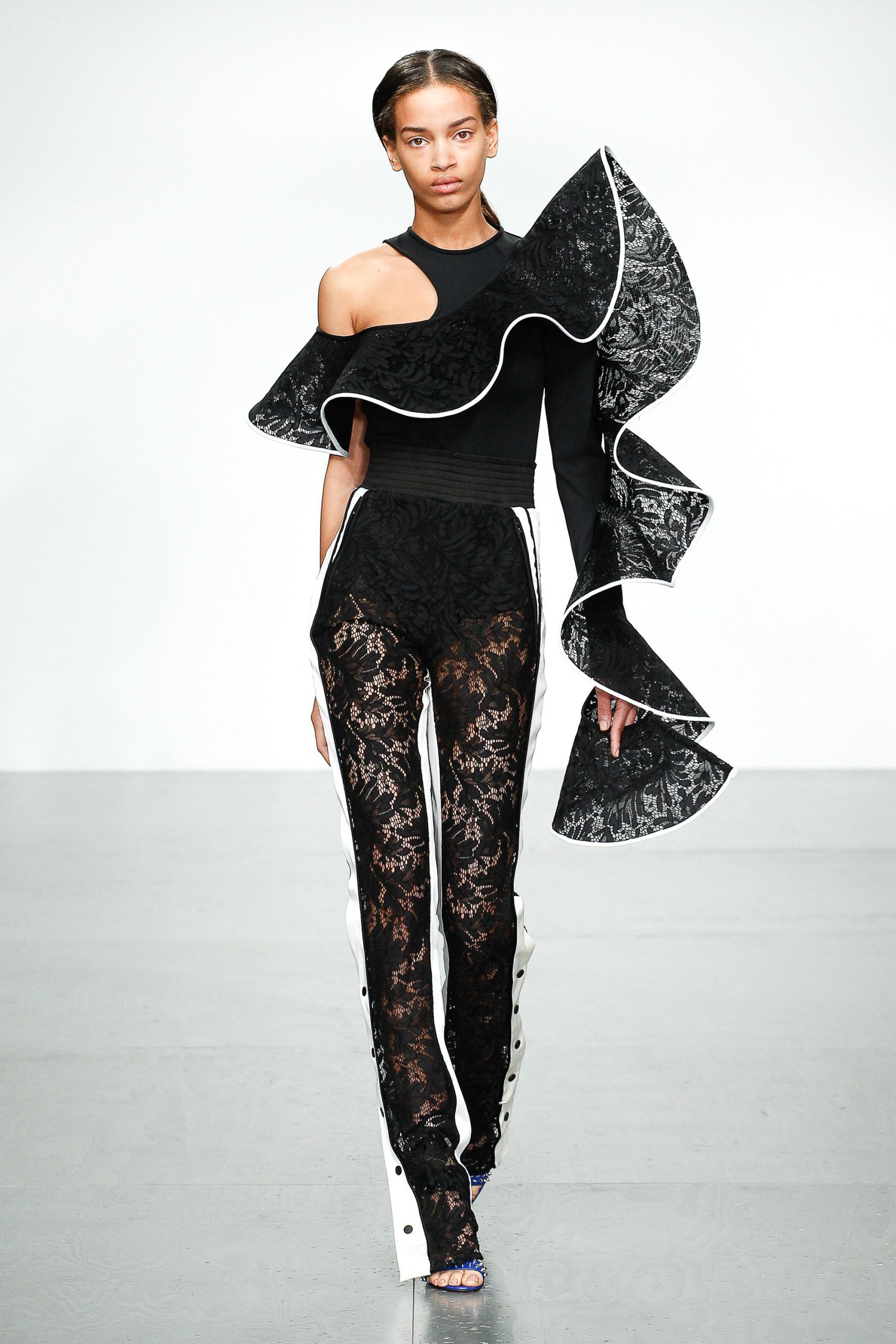 David Koma S/S 18 Look 59