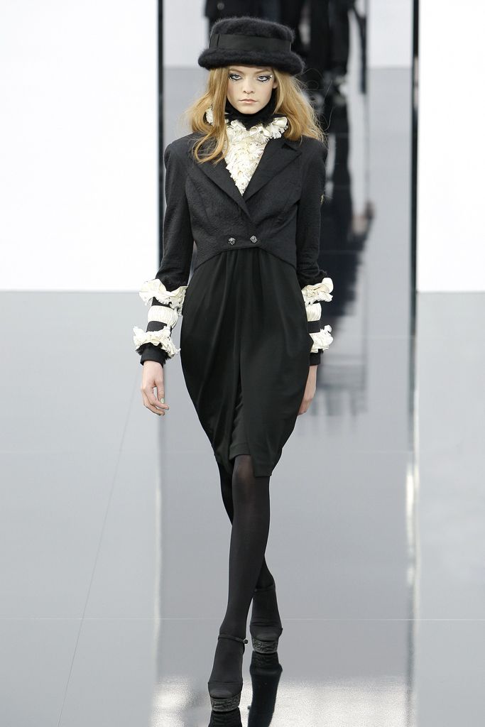 Chanel F/W 09 Look 58
