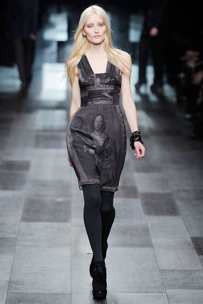 Burberry F/W 09 Look 168