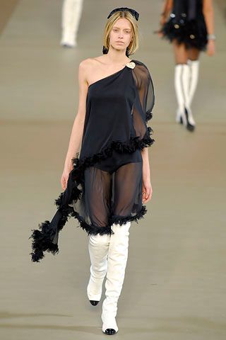 Chanel F/W 06 Look 352