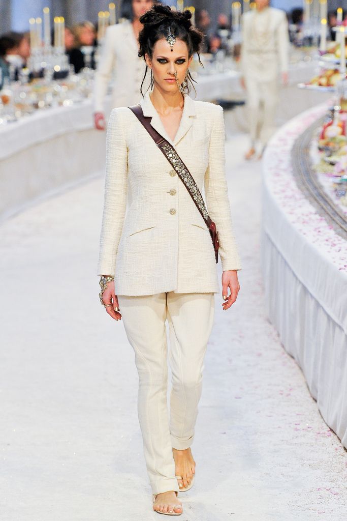 Chanel F/W 12 Look 39