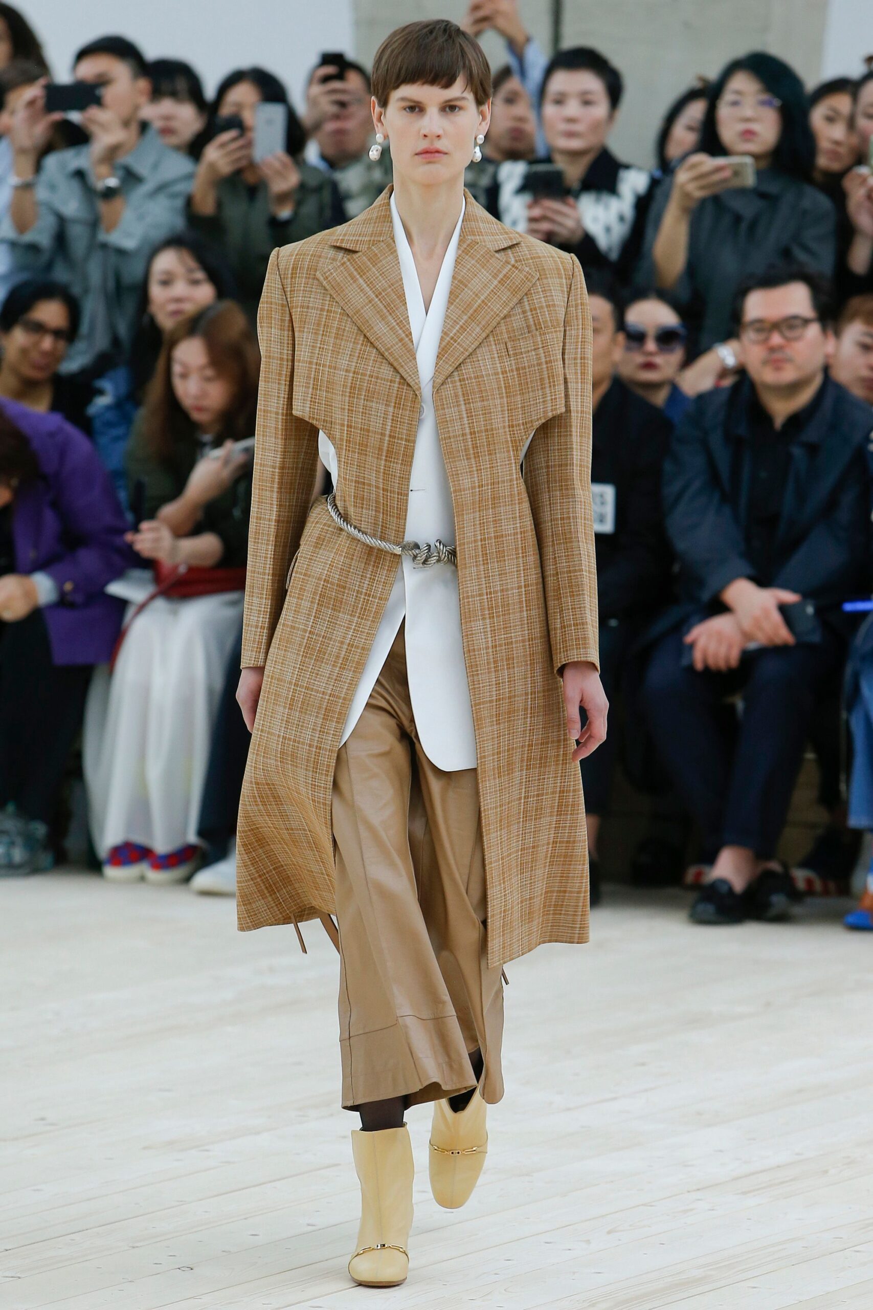 Celine S/S 17 Look 329