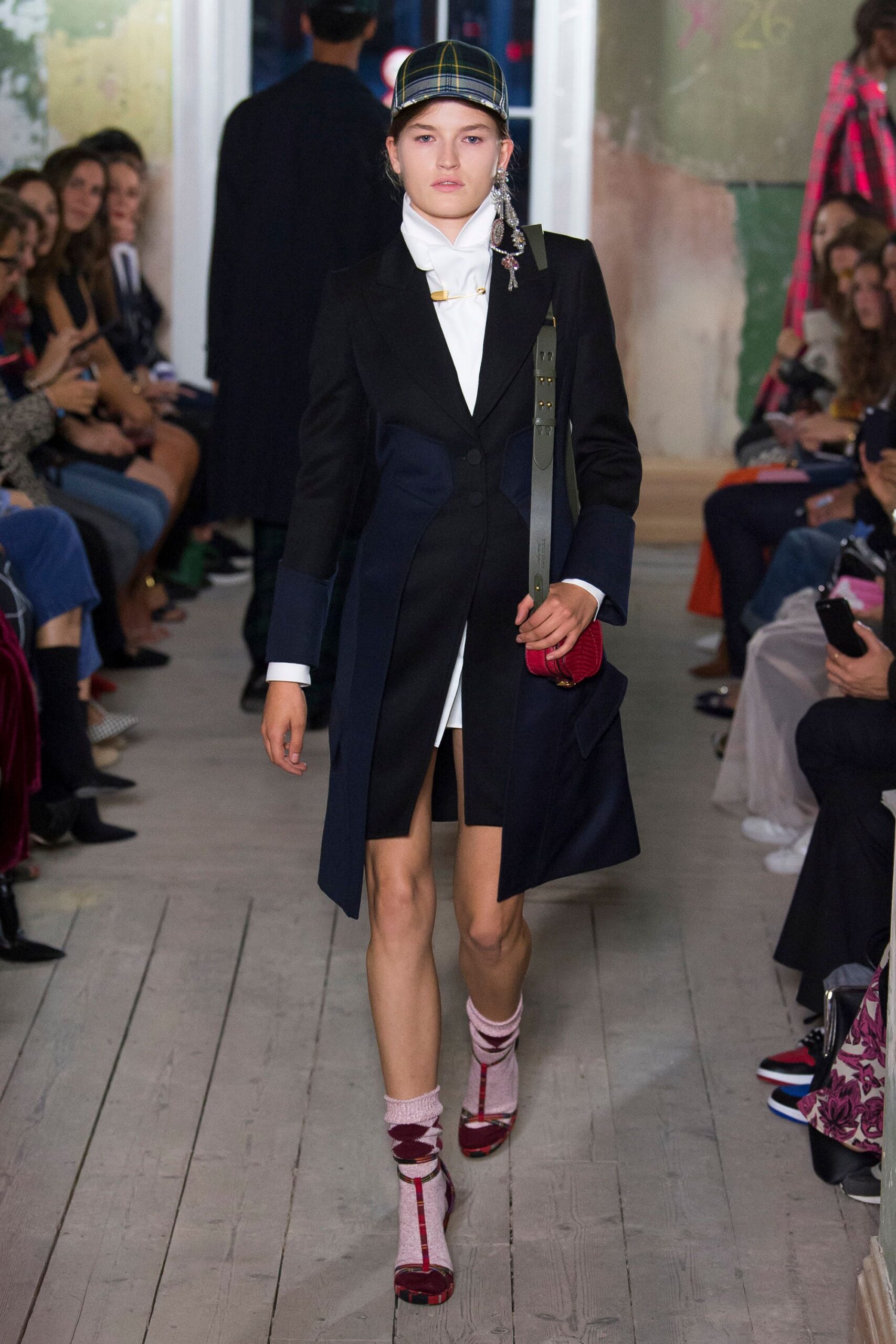 Burberry F/W 17 Look 426