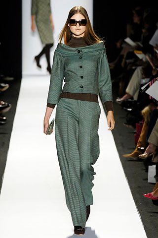 Carolina Herrera F/W 06 Look 41
