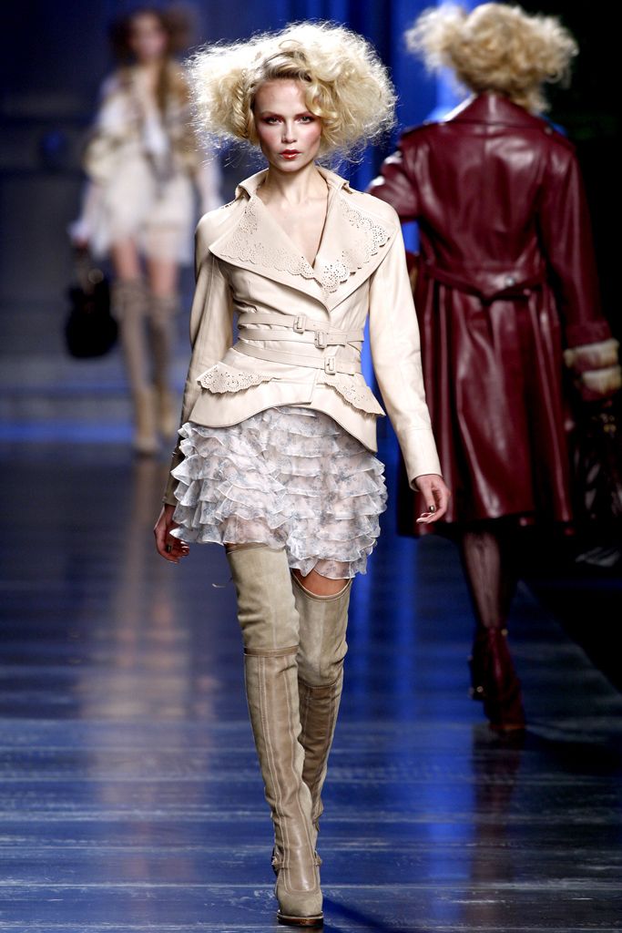 Christian Dior F/W 10 Look 33