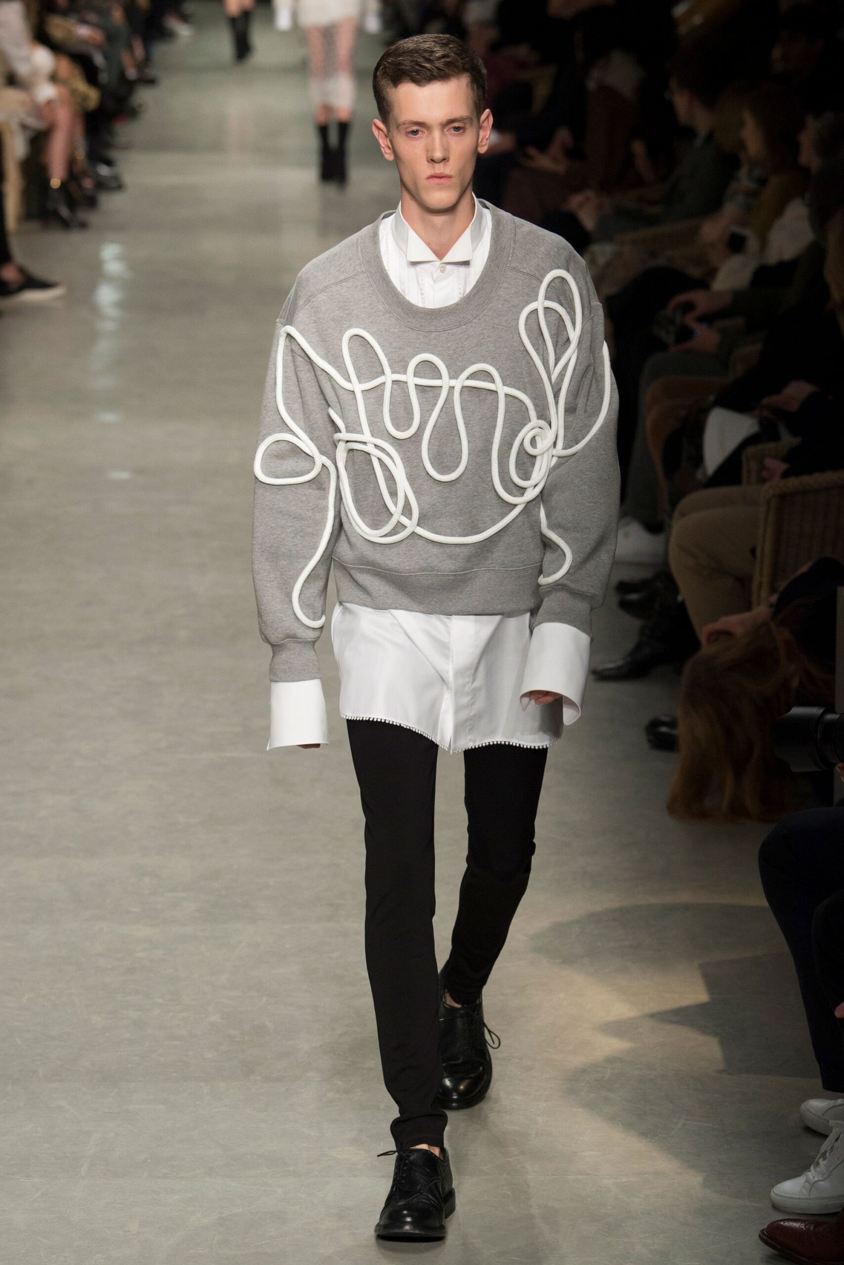 Burberry S/S 17 Look 615