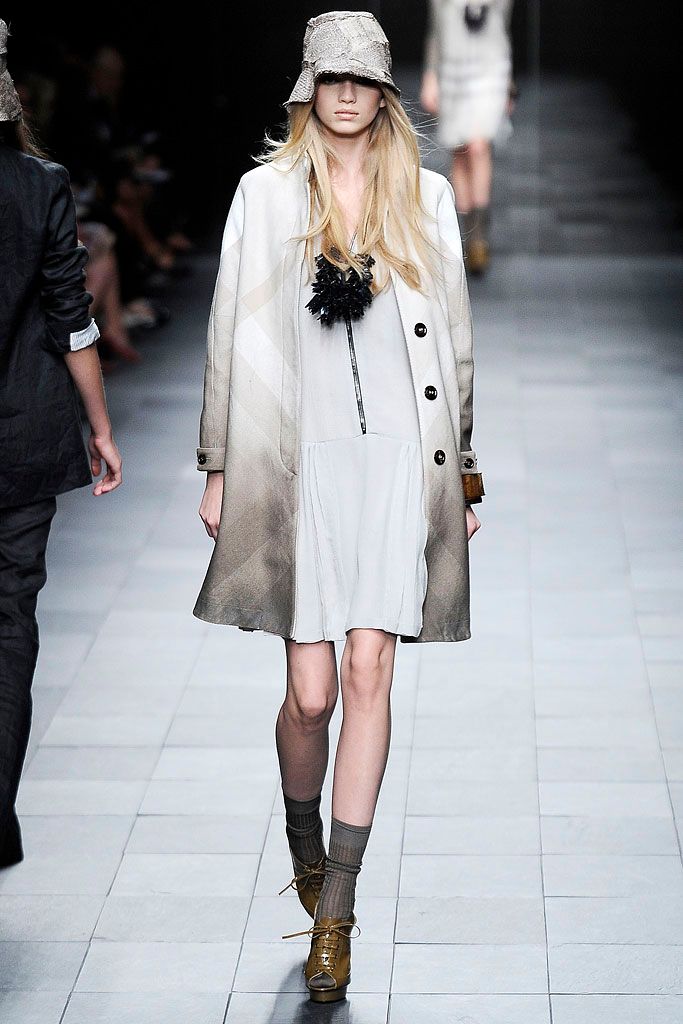 Burberry S/S 09 Look 46