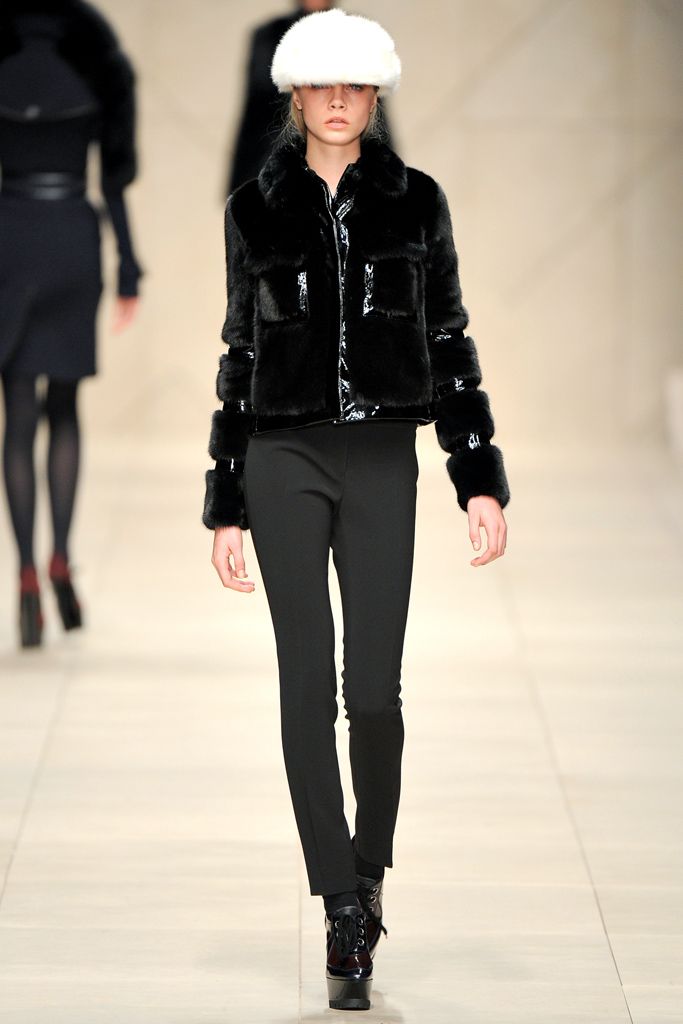 Burberry F/W 11 Look 185