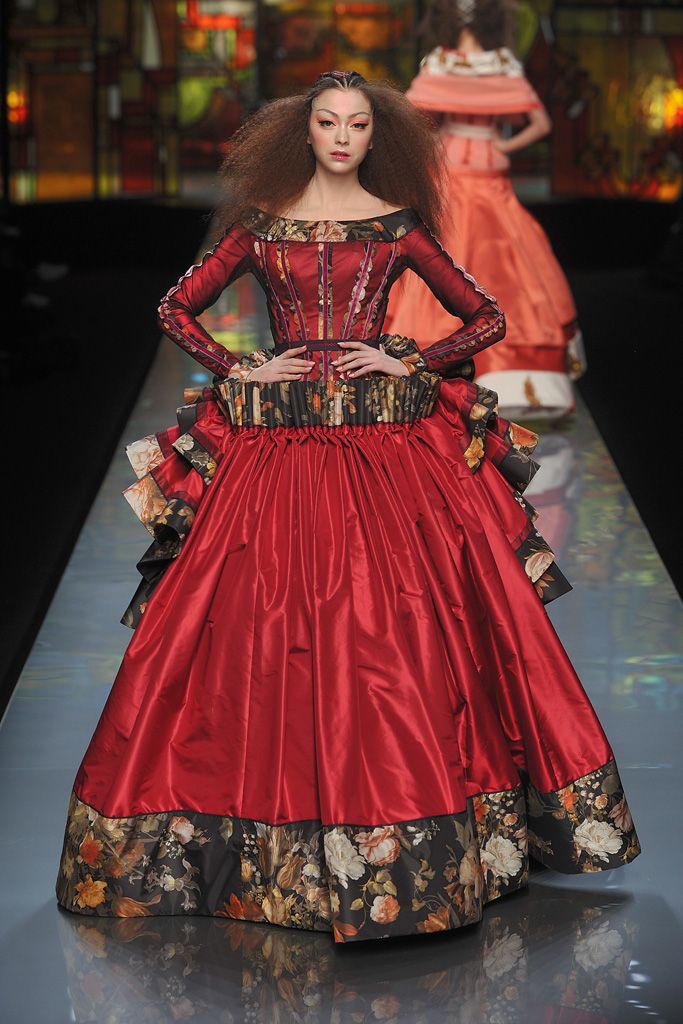 Christian Dior S/S 09 Couture Look 216