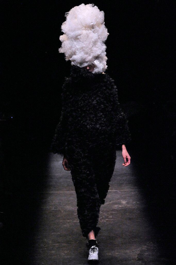 Comme des Garçons S/S 09 Look 238