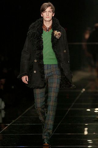 Burberry F/W 05 Look 35