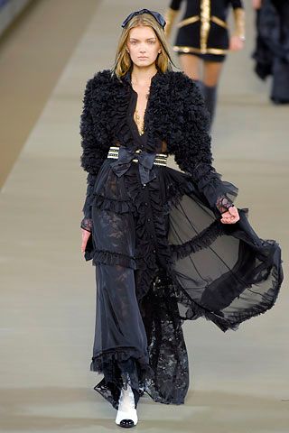 Chanel F/W 06 Look 325