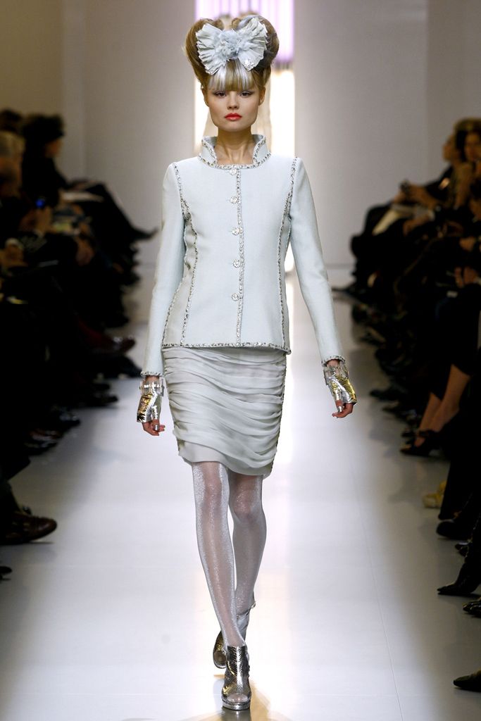 Chanel S/S 10 Couture Look 31