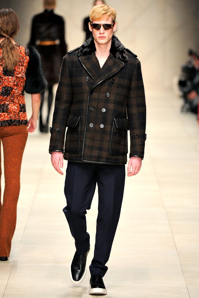 Burberry F/W 11 Look 107