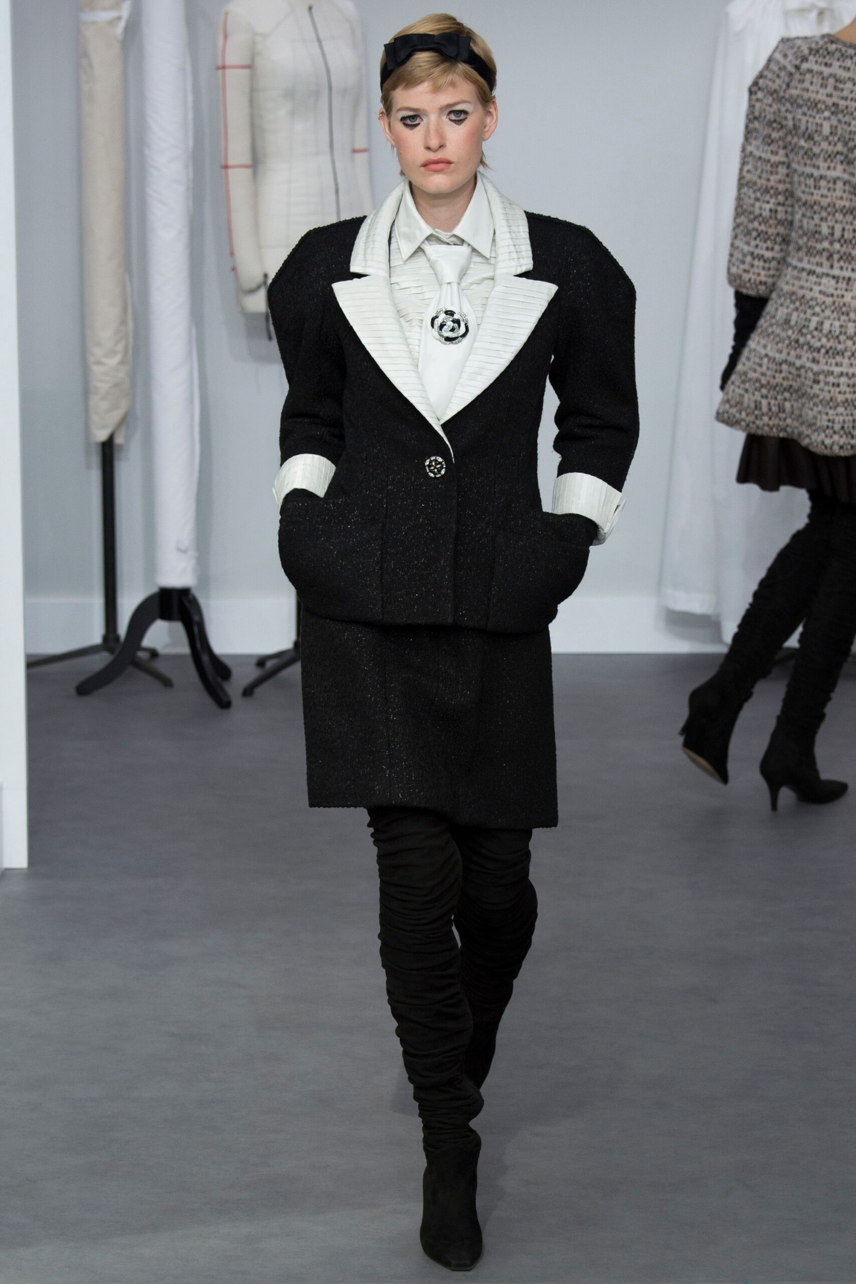 Chanel F/W 16 Couture Look 446