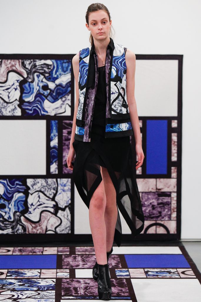 printed sleeveless open-front vest