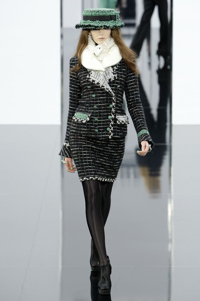 Chanel F/W 09 Look 121