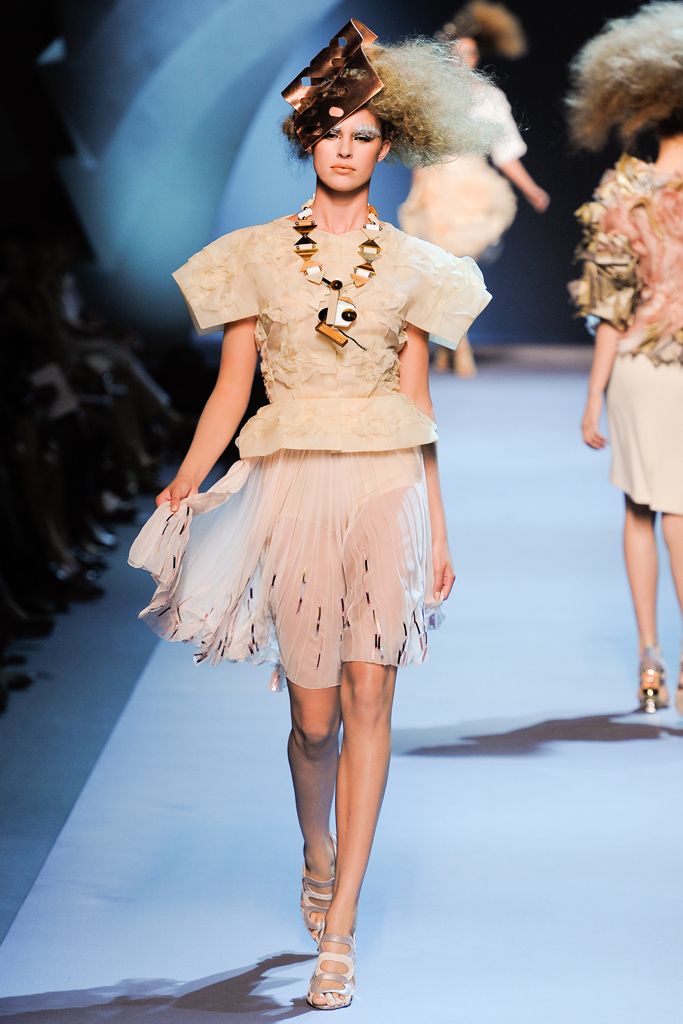 Christian Dior F/W 11 Couture Look 113