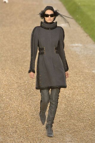 Chanel F/W 07 Couture Look 8