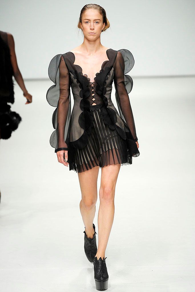 Christopher Kane S/S 09 Look 244