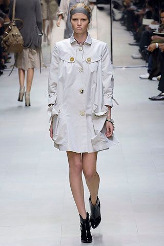 Burberry S/S 07 Look 136