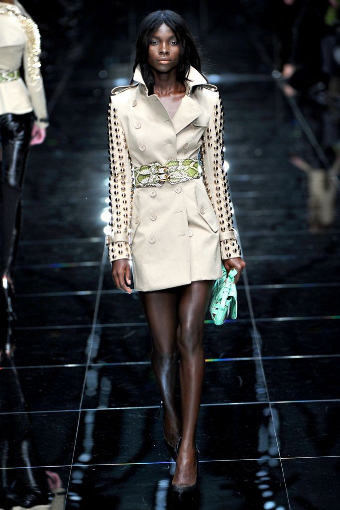 Burberry S/S 11 Look 137