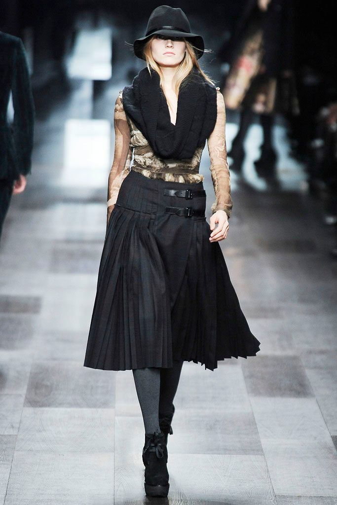 Burberry F/W 09 Look 185
