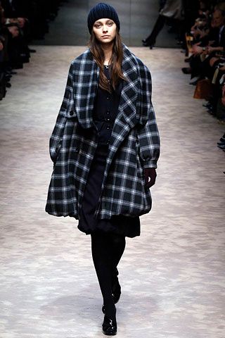 Burberry F/W 06 Look 151