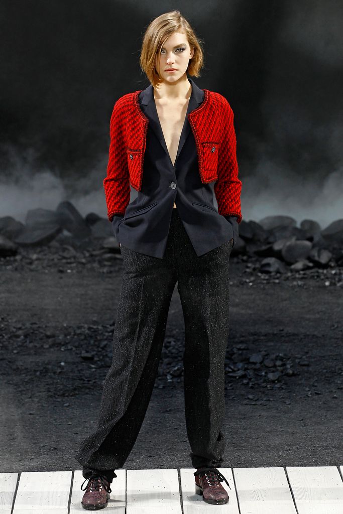 Chanel F/W 11 Look 39