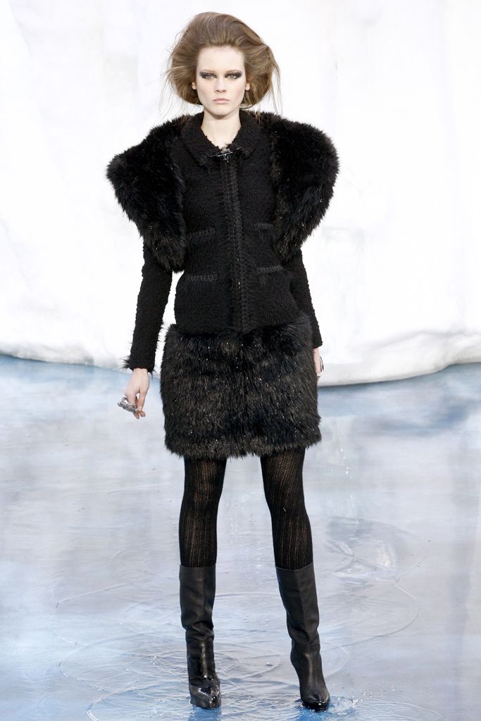 Chanel F/W 10 Look 338