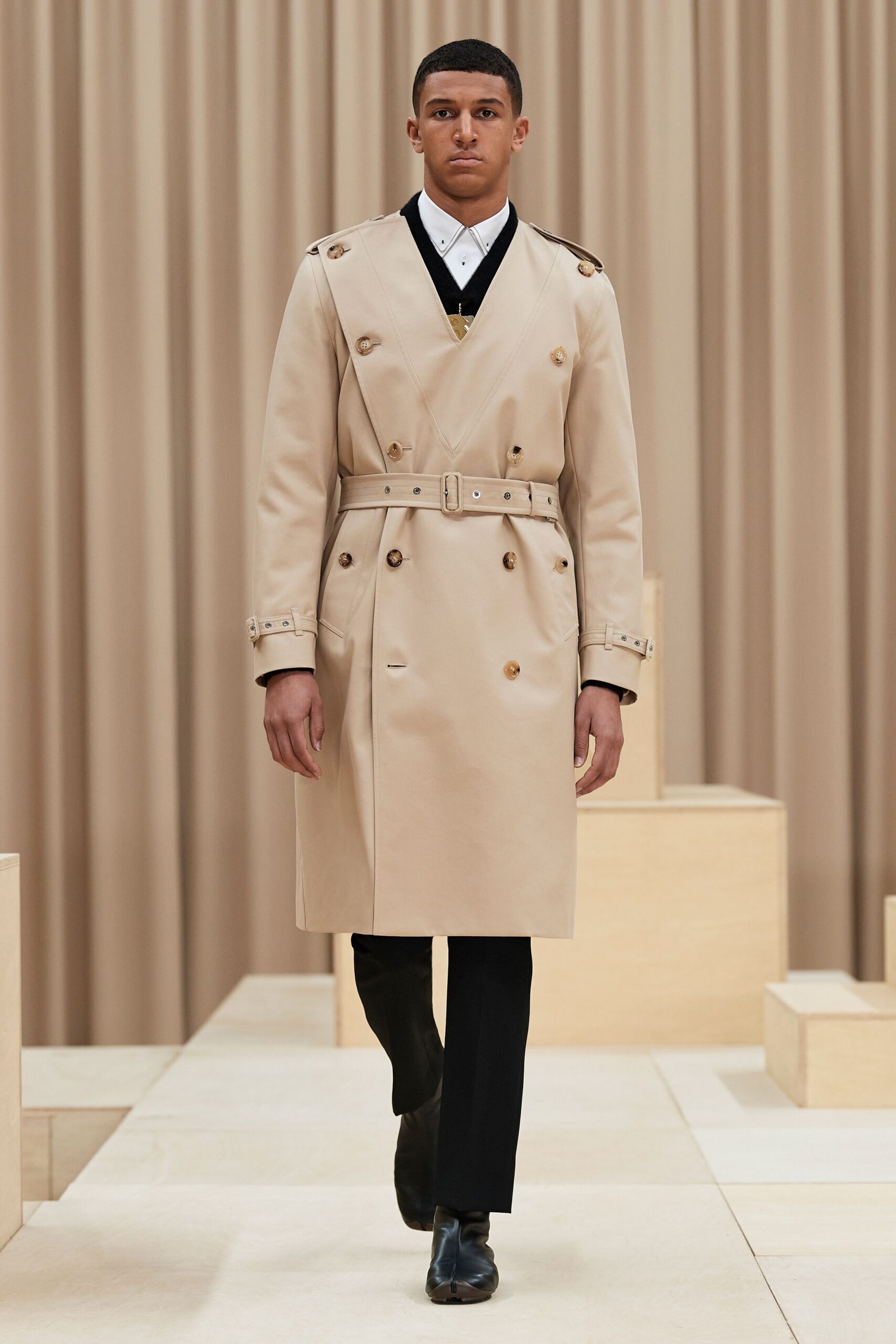 Burberry F/W 21 Menswear Look 365