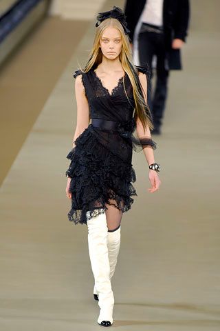 Chanel F/W 06 Look 360
