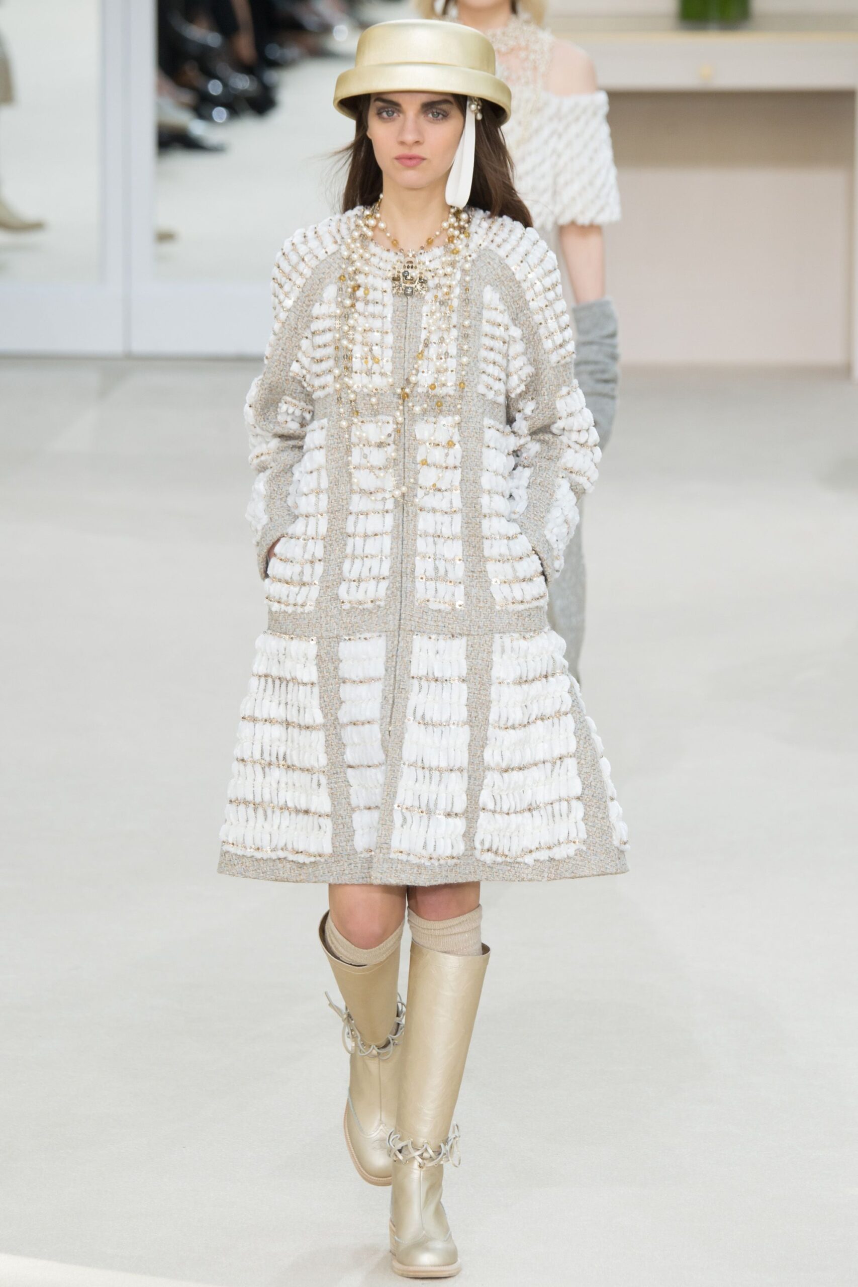 Chanel F/W 16 Look 893