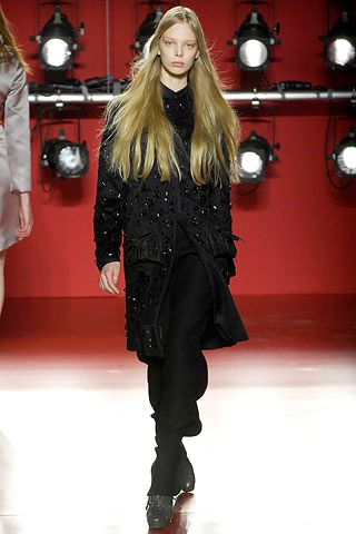 Daks by Giles Deacon F/W 07 Look 33
