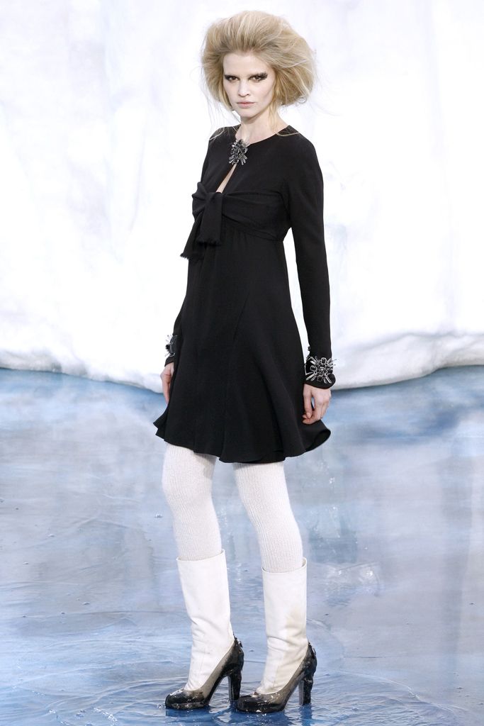 Chanel F/W 10 Look 389
