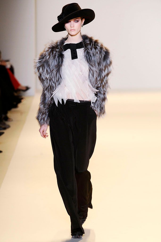 Carolina Herrera F/W 10 Look 167