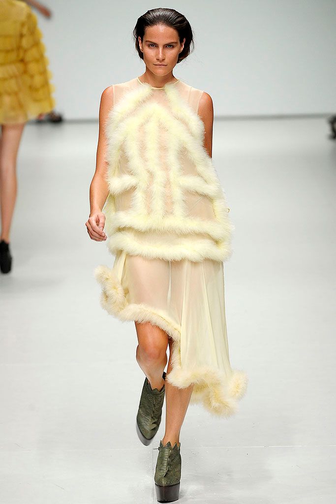Christopher Kane S/S 09 Look 194