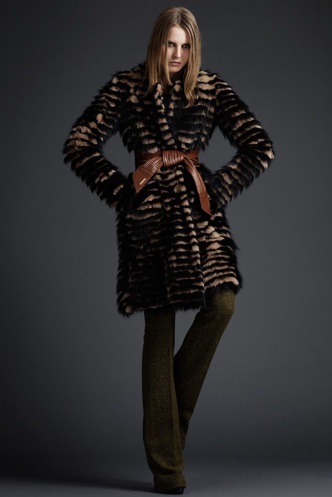 Burberry F/W 11 Look 136