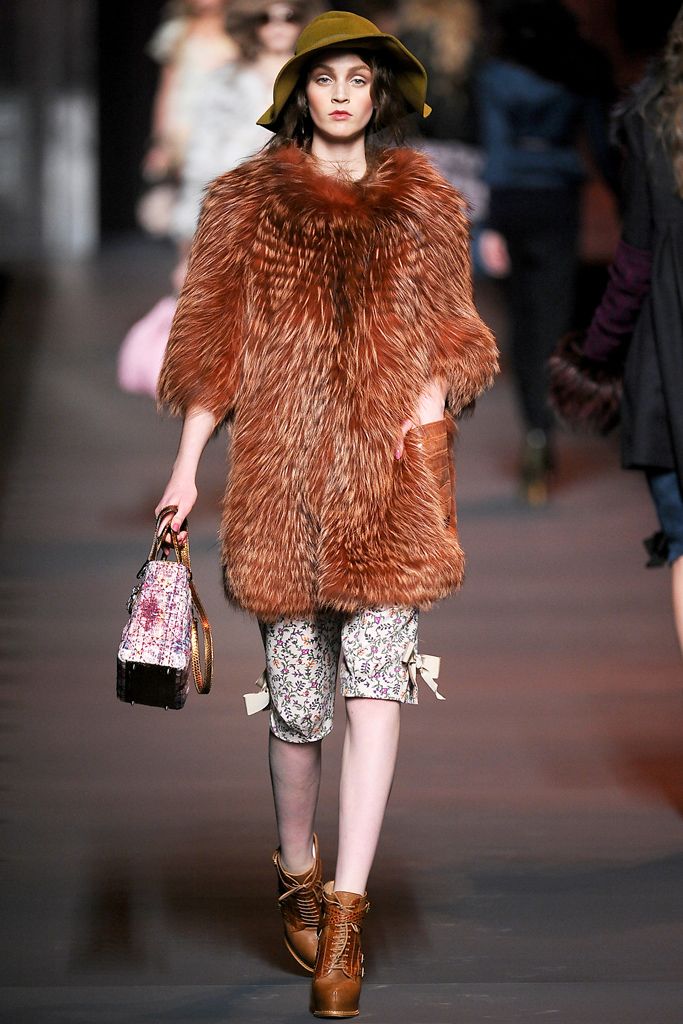 Christian Dior F/W 11 Look 90